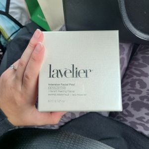 Lavelier facial peel